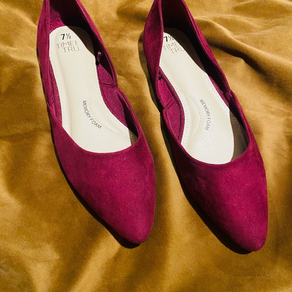 Time and Tru Women's Deep Red Flats New Without Tag